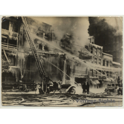 Pittsburgh / USA: Big Fire - Fire Fighters - Cold Wave (Vintage Press Photo ~1930s)