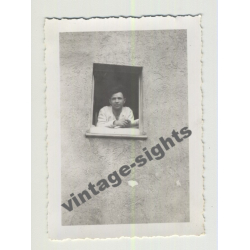 Smart Guy Looking Out Of Window (Vintage Photo 30s/40s Gay Int)