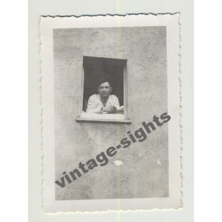 Smart Guy Looking Out Of Window (Vintage Photo 30s/40s Gay Int)