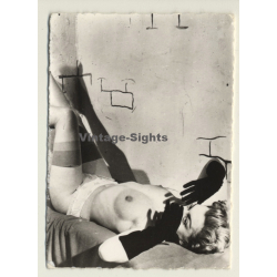 Semi Nude Blonde Rests On Bench / Gloves - Pin-Up (Vintage Photo ~1950s)