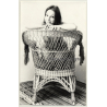 Natural Pretty Brunette Nude In Wicker Chair *1 / Smile (Vintage Photo Germany ~ 1960s)