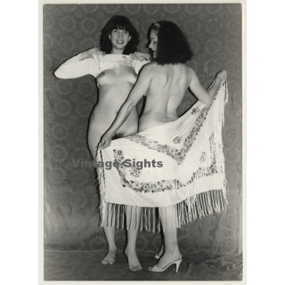 2 Tall Darkhaired Nudes *1 / Boob Flashing (Vintage Photo GDR 1970s/1980s)