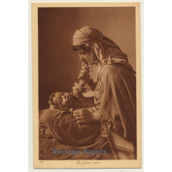 Lehnert & Landrock N° 186: La Jeune Mère / Bedouin Woman & Baby (Vintage PC ~ 1920s)