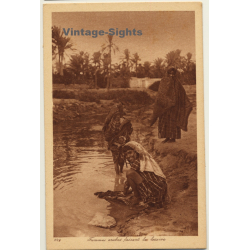Lehnert & Landrock N° 229: Femmes Arabes Faisant La Lessive / Bedouin (Vintage PC ~ 1920s)