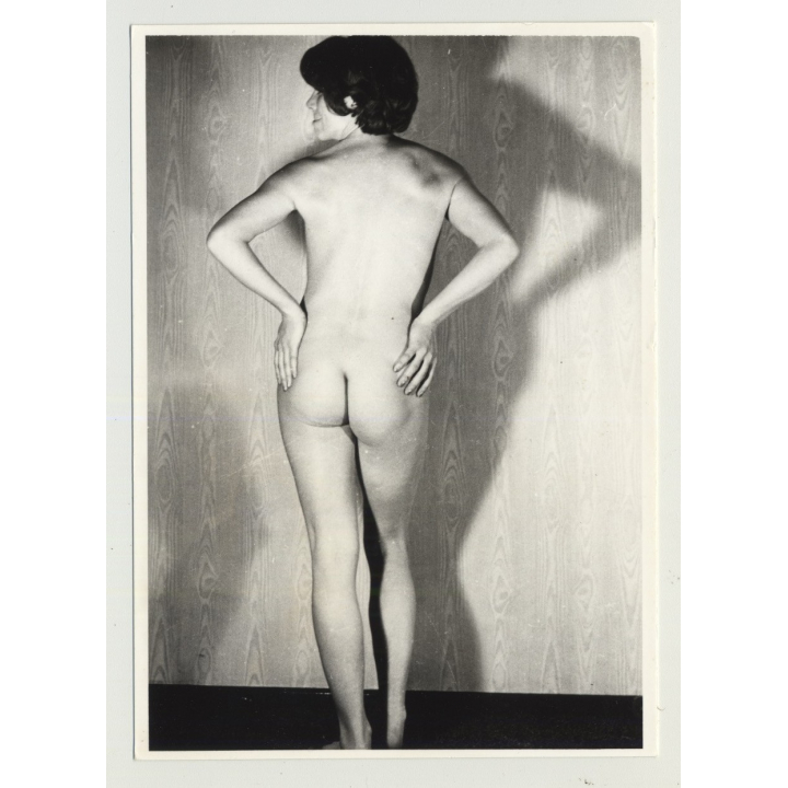 Nude Study: Back Of Mature Woman (Vintage Amateur Photo 70s)