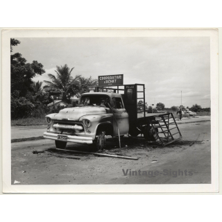 Congo-Belge: Burned Out Chevy Pick-Up - Polar Bear (Vintage Photo ~1950s/1960s)