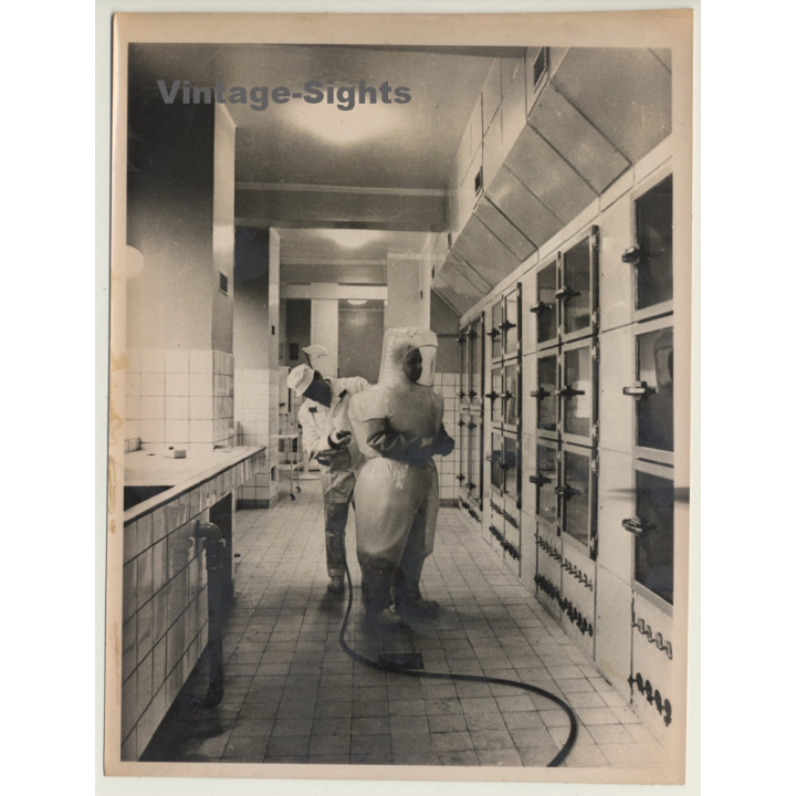 Prague: Inside Radiotoxologic Institute / Overpressure Suit (Vintage Photo 1967)