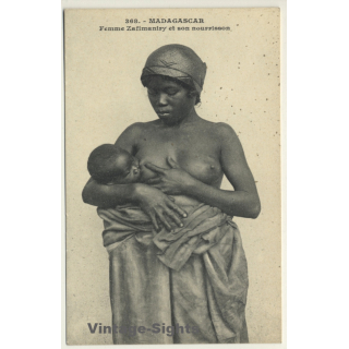 Madagascar: Zafimaniry Woman Breastfeeding Baby / Risqué - Ethnic (Vintage PC ~1910s)