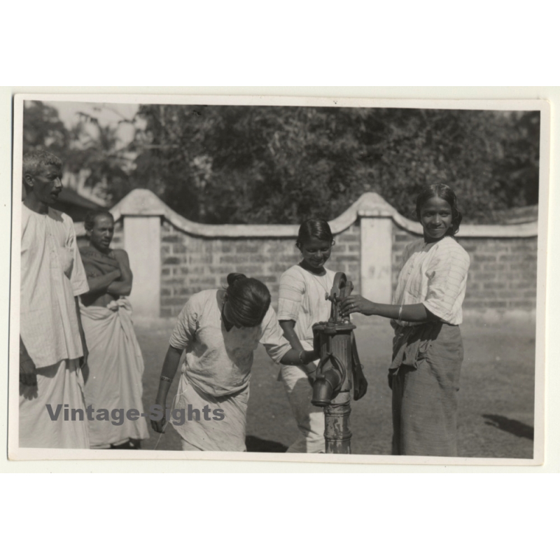 India: Local Females At Well / Sarong (Vintage Photo ~1930s)