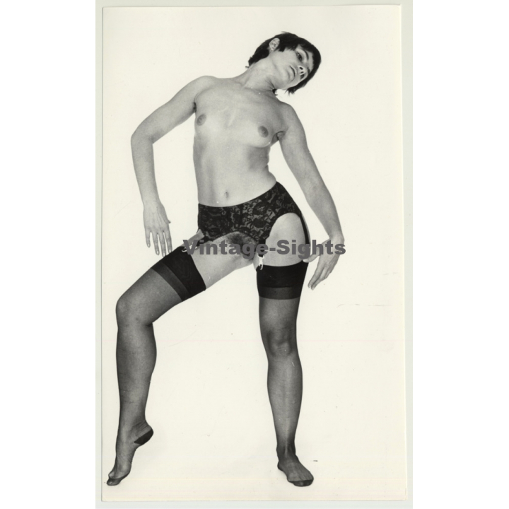 Pretty Slim Shorthaired Nude / Suspenders - Small Breast (Vintage Photo 1960s/1970s)