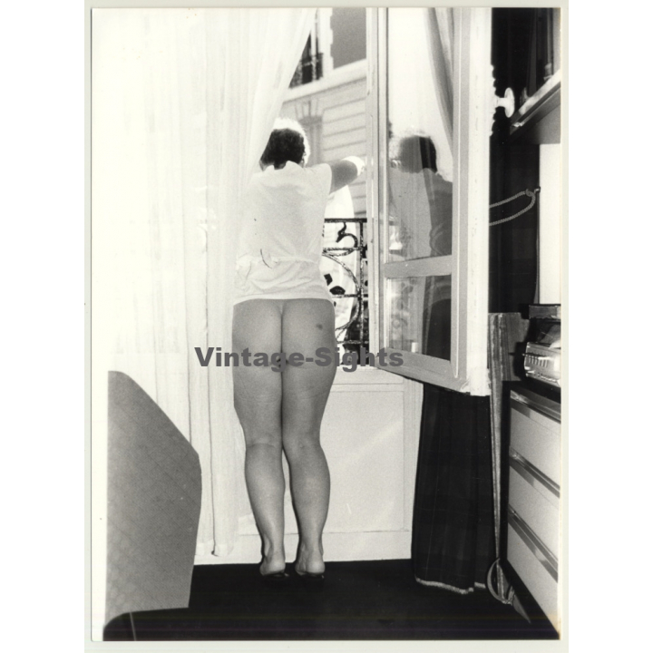 Rear View: Semi Nude Looks Out Of Window / Big Butt (Vintage Photo Germany 1980s)