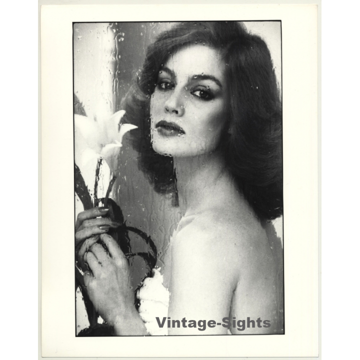 Portrait: Female Fashion Model *9 / Hairstyle - Rain (Vintage Photo: Wolfgang Klein 1980s DIN A4+)