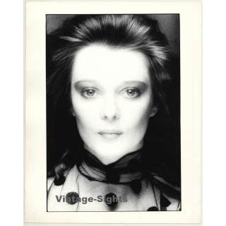 Portrait: Female Fashion Model *14 / Hairstyle (Vintage Photo: Wolfgang Klein 1980s DIN A4+)
