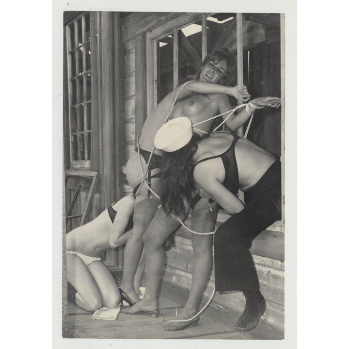 Bizarre Lesbian Cowgirl Bondage Scene 4 / BDSM - Suspenders (Vintage Photo Master 60s/70s)