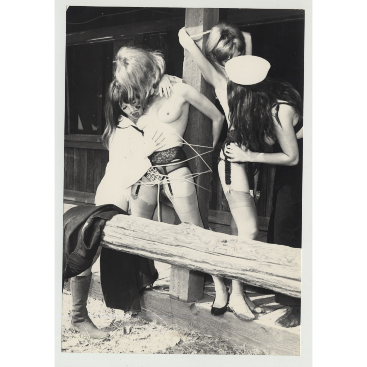 Bizarre Lesbian Cowgirl Bondage Scene 5 / BDSM - Small Breast (Vintage Photo Master 60s/70s)