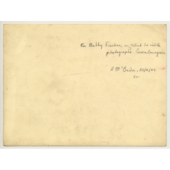 Batty Fischer (1877-1958): Luxembourg Women Do Laundry In River (Vintage Photo 1905 ?)