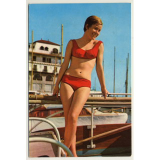 Shorthaired Pinup Girl On Sailing Boat / Bikini (Vintage PC Raker ~1960s)