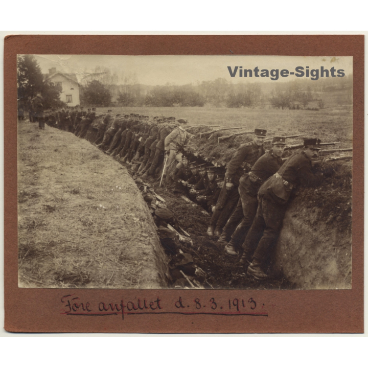 Sweden 8.3.1913: Före Anfallet / Soldiers In Trench (Vintage Photo Sepia)