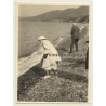 Élisabeth En Bavière - Reine Des Belges *3 / Seashore (Vintage Photo 1950s/1960s)