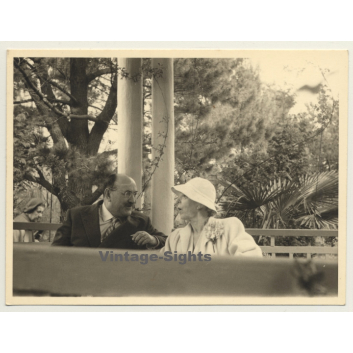 Élisabeth En Bavière - Reine Des Belges *9 / Talking (Vintage Photo 1950s/1960s)