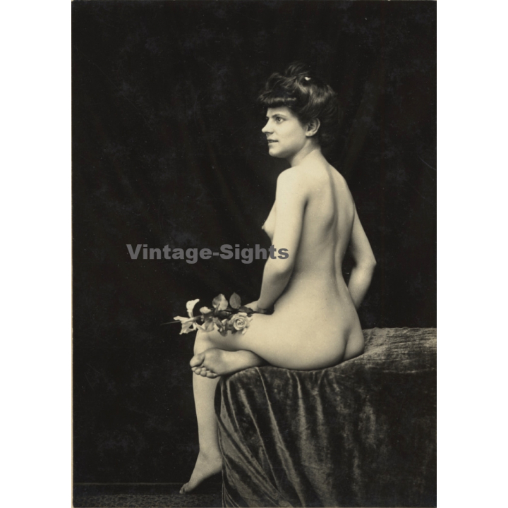 Classic French Nude *1 / Flowers (Vintage Photo Gelatin Silver ~1900s)
