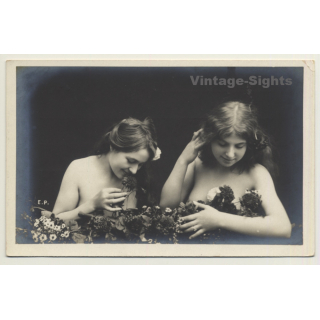 2 French Nudes Covered By Flowers*2 / Belle Epoque - Risqué (Vintage RPPC E. P. ~1900s)