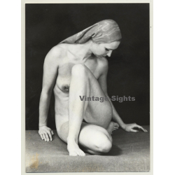 Natural Pretty Nude With Headscarf *7 / Sitting (Vintage Photo Germany ~ 1960s)