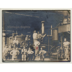 Group Of Workers In Engine Room / Industry (Vintage Photo ~1900s/1910s)