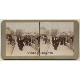 London / UK: Bridge - People - Crown Insurance (Vintage Stereo Photo ~1900/1920)