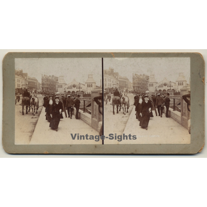 London / UK: Bridge - People - Crown Insurance (Vintage Stereo Photo ~1900/1920)