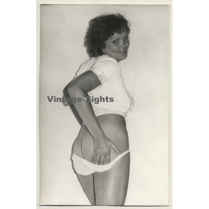 Brunette Curlyhead Pulls Down Panties / Butt (Vintage Photo GDR ~1970s/1980s)