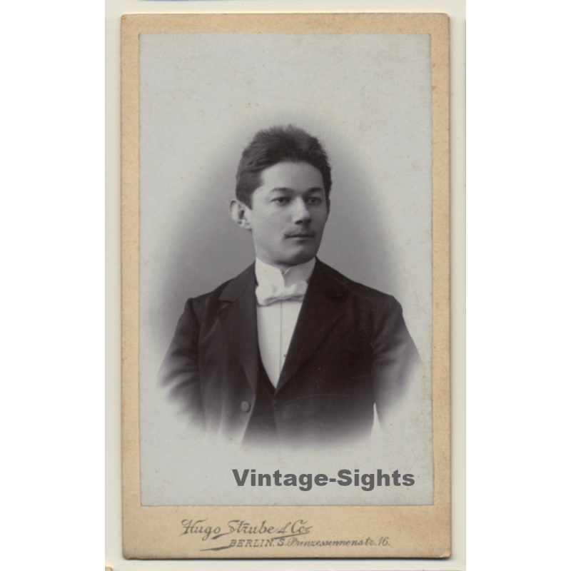 H.Strube / Berlin: Smart Man In Suit - White Bow (Vintage CDV / Carte De Visite ~1900s)