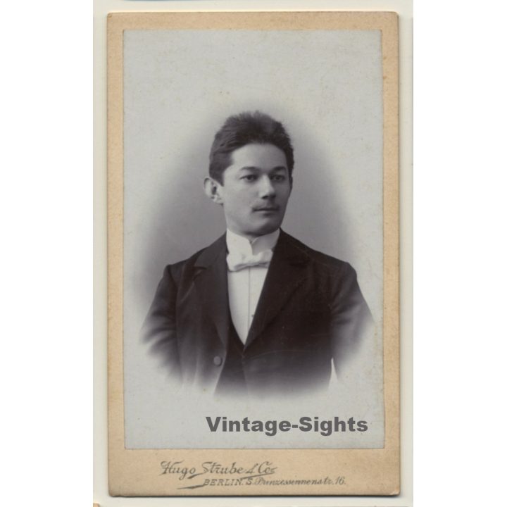 H.Strube / Berlin: Smart Man In Suit - White Bow (Vintage CDV / Carte De Visite ~1900s)