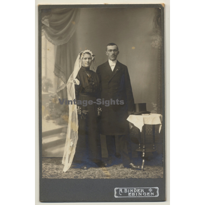 A.Binder / Ebingen: Wedding Couple / Top Hat (Vintage Cabinet Card ~1910s/1920s)