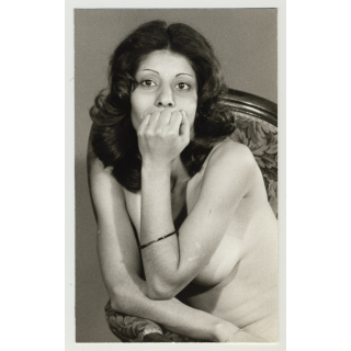 Close-Up Of Southern Nude / Hairy Arms - Almond Eyes (Vintage Amateur Photo)