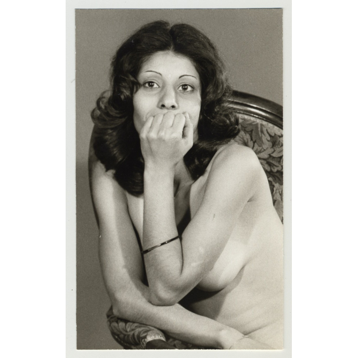 Close-Up Of Southern Nude / Hairy Arms - Almond Eyes (Vintage Amateur Photo)