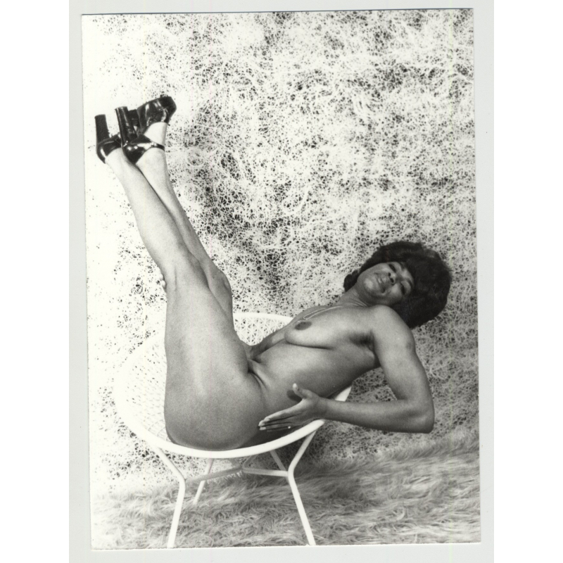 Darkskinned Nude Does Gymnastics On Wire Chair / Stilettos (Vintage Amateur Photo)