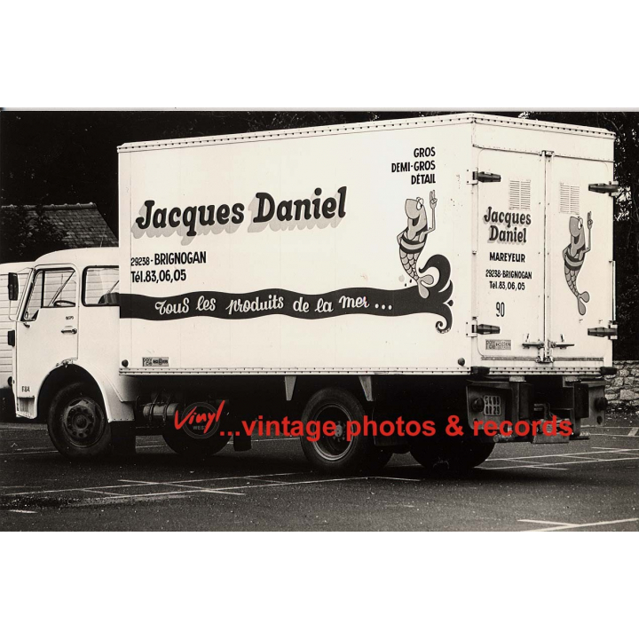 29238 Brignogan: Jacques Daniel / Lorry Of Local Fishmonger (Vintage Photo)