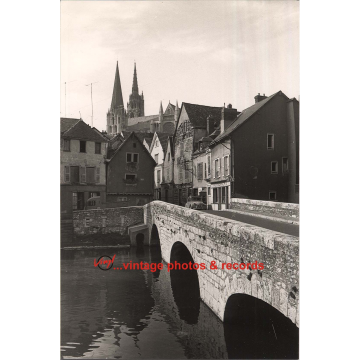 28001 Chartres: View Of Historic Quarter / Stone Bridge (Vintage Photo)