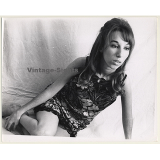 Jerri Bram (1942): Pretty Young Brunette In Short Flower Dress (Vintage Photo ~1970s)