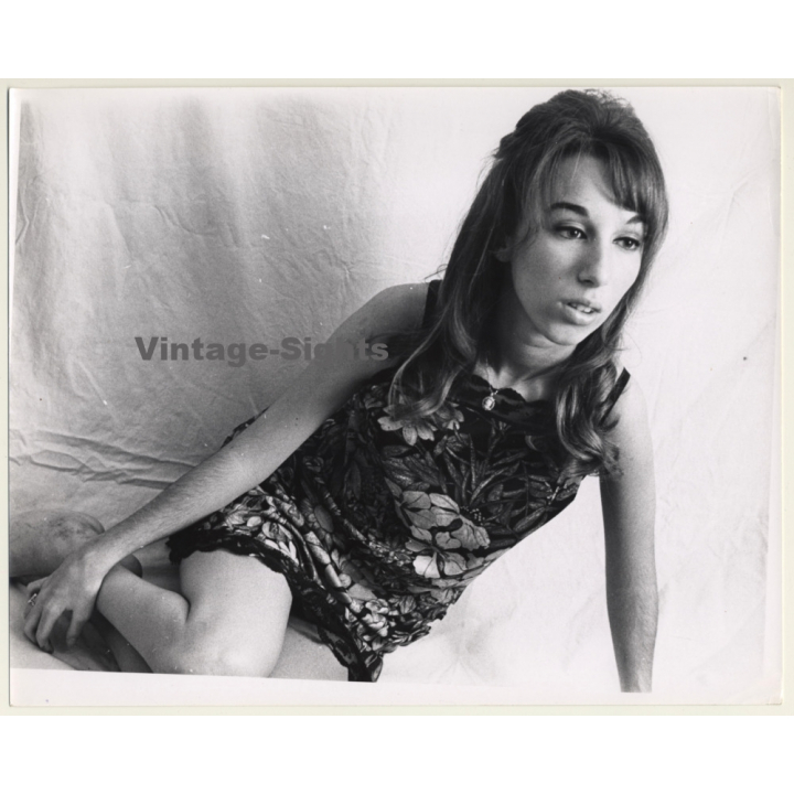 Jerri Bram (1942): Pretty Young Brunette In Short Flower Dress (Vintage Photo ~1970s)