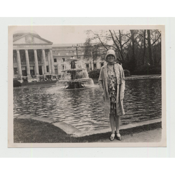Elegant Dressed Woman In Front Of Kurhaus Wiesbaden 1928 (Vintage Amateur Photo B/W)
