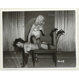 Irving Klaw: Pretty Brunette Receives Spanking 9608 / Pin-up - BDSM (Vintage Photo USA)