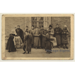 Mukden - Shenyang / China: Poor Natives & French Mission Sister (Vintage PC ~1920s/1930s)