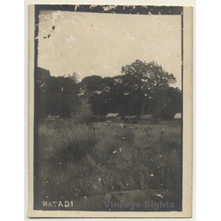 Matadi / Congo Belge: View Onto Village / Huts (Vintage Photo ~ 1910s/1920s)