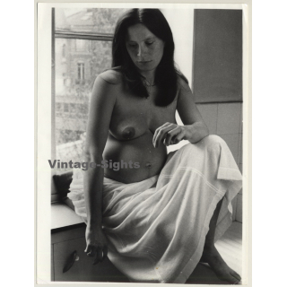 Jerri Bram (1942): Pensive Pregnant Nude On Window Sill (Vintage Photo ~1970s)