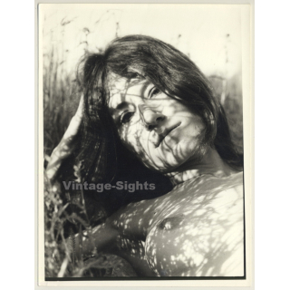 Jerri Bram (1942): Close-up Of Pretty Topless Female On Meadow (Vintage Photo ~1970s)