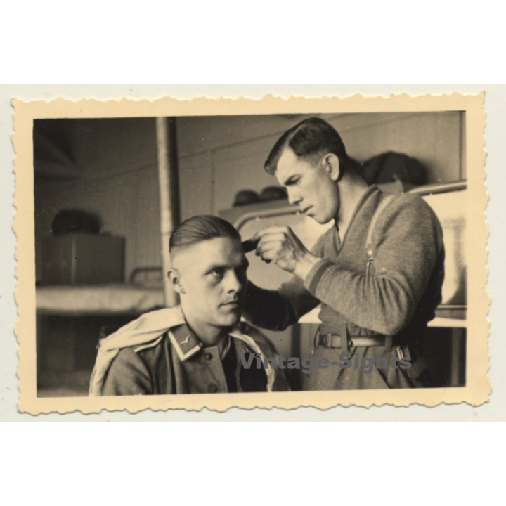 Handsome German Soldier Gets Haircut / WW2 - Gay INT (Vintage Photo 1939)