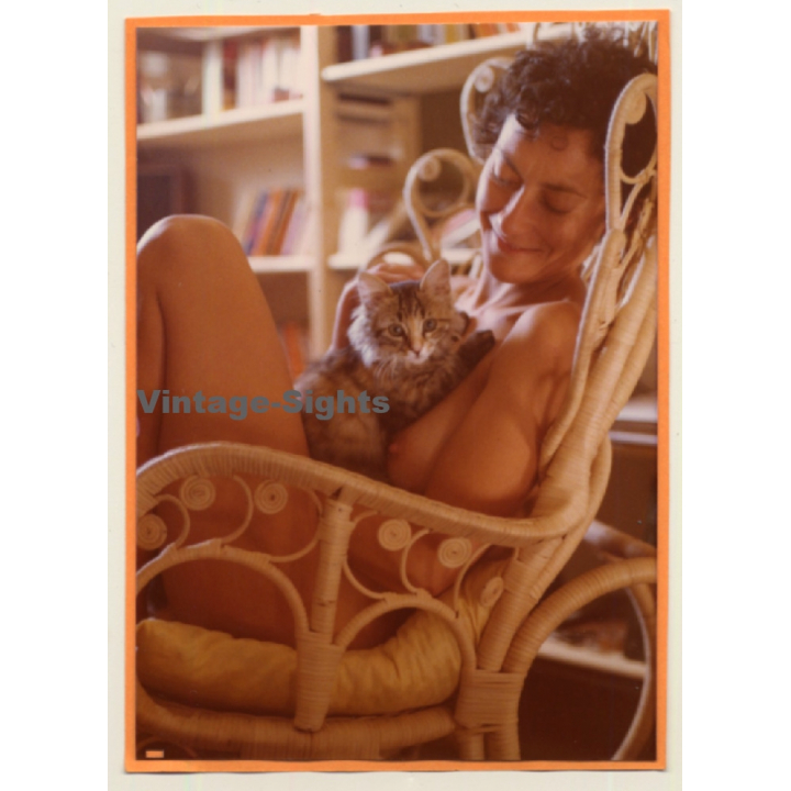 R.Folco: Slim Nude Female & Kitten On Wicker Chair*1 (Vintage Photo France 1980s)