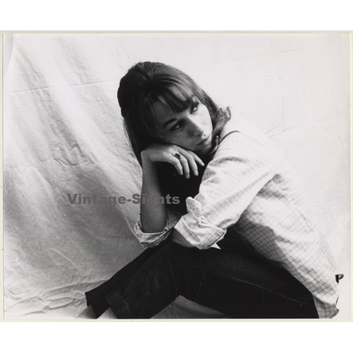 Jerri Bram (1942): Pensive Natural Brunette Woman / 60s Hairstyle (Vintage Photo ~1970s)